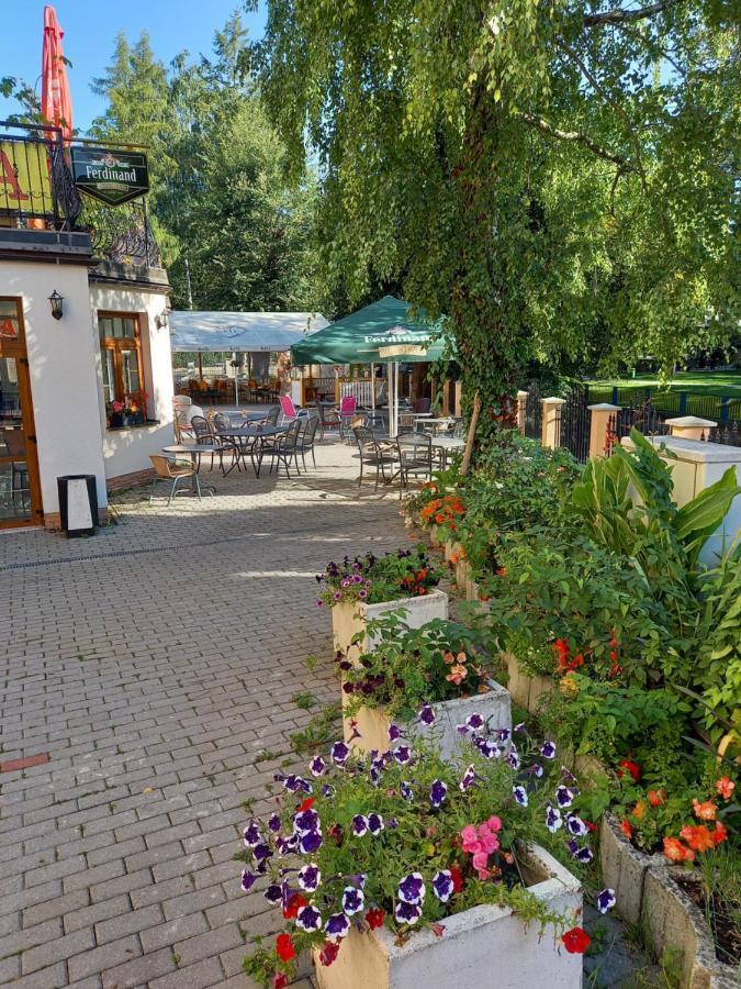 Hotel Vysehrad Turčianske Teplice 外观 照片